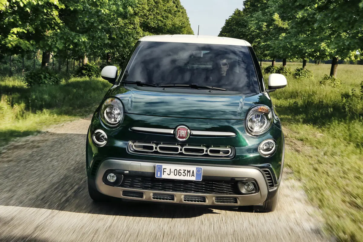 Fiat 500 L Cross 2017, restyling per la versione Large [Video primo test]