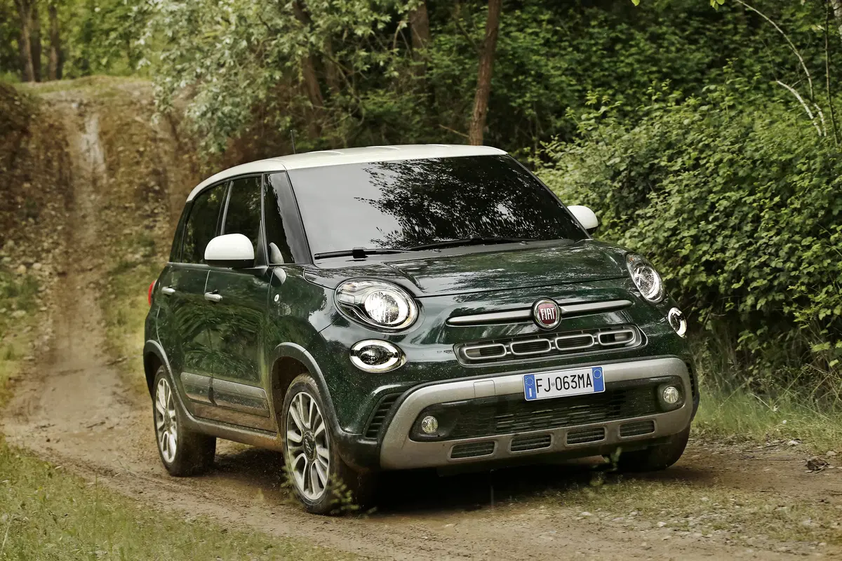 Fiat 500 L Cross 2017, restyling per la versione Large [Video primo test] (3)