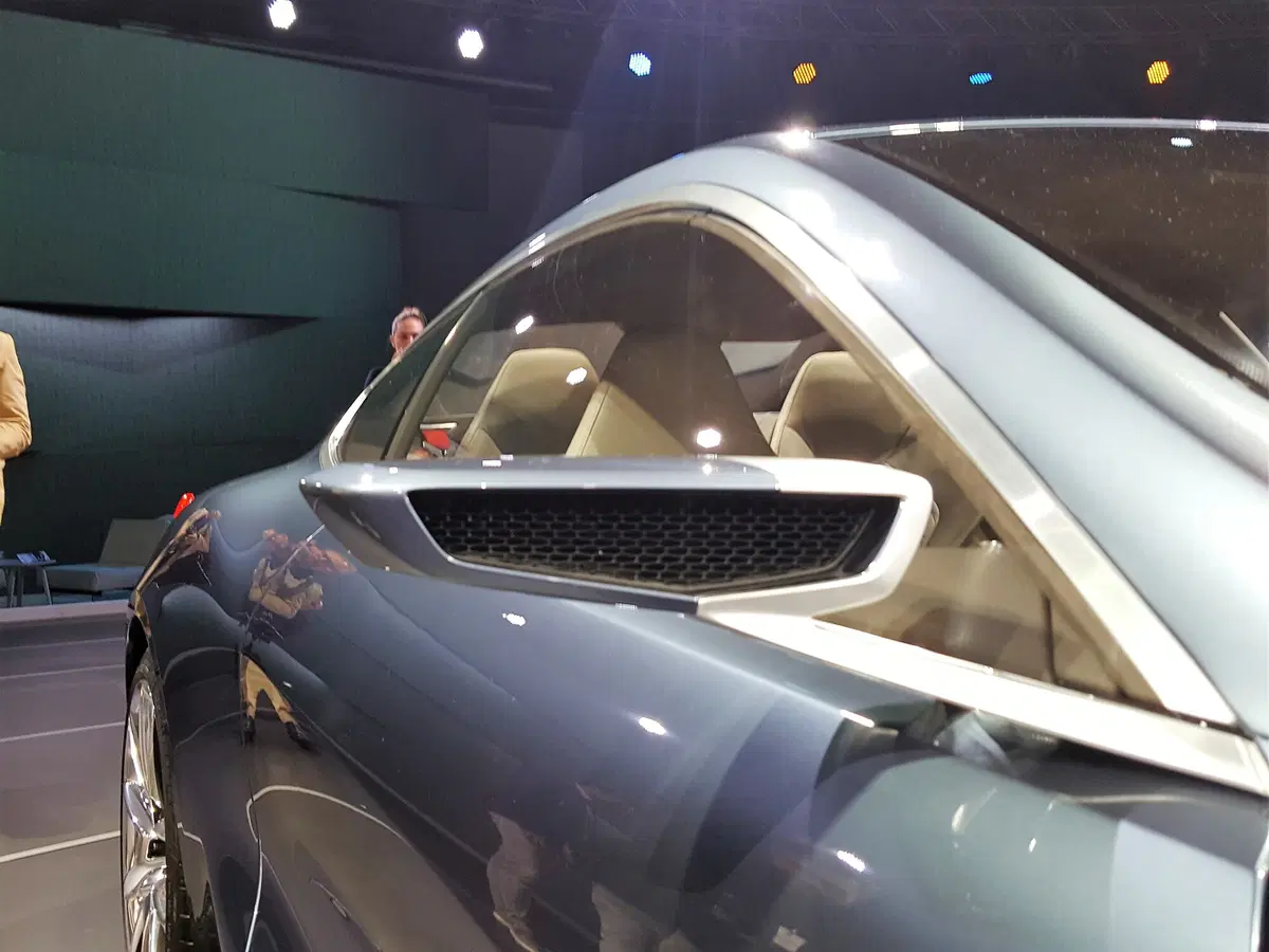 BMW Serie 8 Concept: ritorno al futuro con lusso (18)