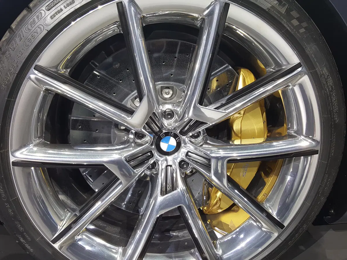 BMW Serie 8 Concept: ritorno al futuro con lusso (19)