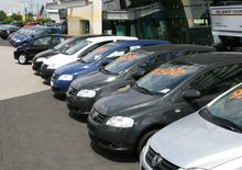 Mercato auto: a marzo aumentano anche l'usato e le radiazioni