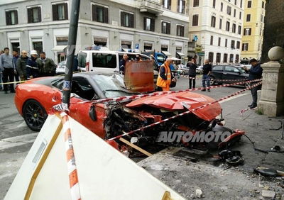 Roma, una rarissima Ferrari 599 GTO distrugge un negozio!