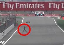 F1 Cina 2015, FP2: un folle attraversa il rettilineo. Arrestato [video]