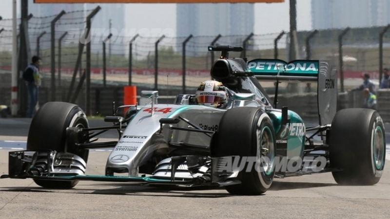 F1 2015, Cina: Hamilton in pole ma bene Vettel, terzo