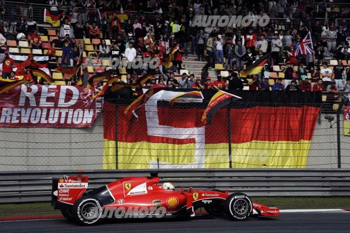 F1 2015, Cina: Hamilton in pole ma bene Vettel, terzo (7)