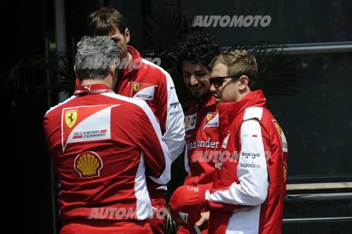 F1 2015, Cina: Hamilton in pole ma bene Vettel, terzo (8)