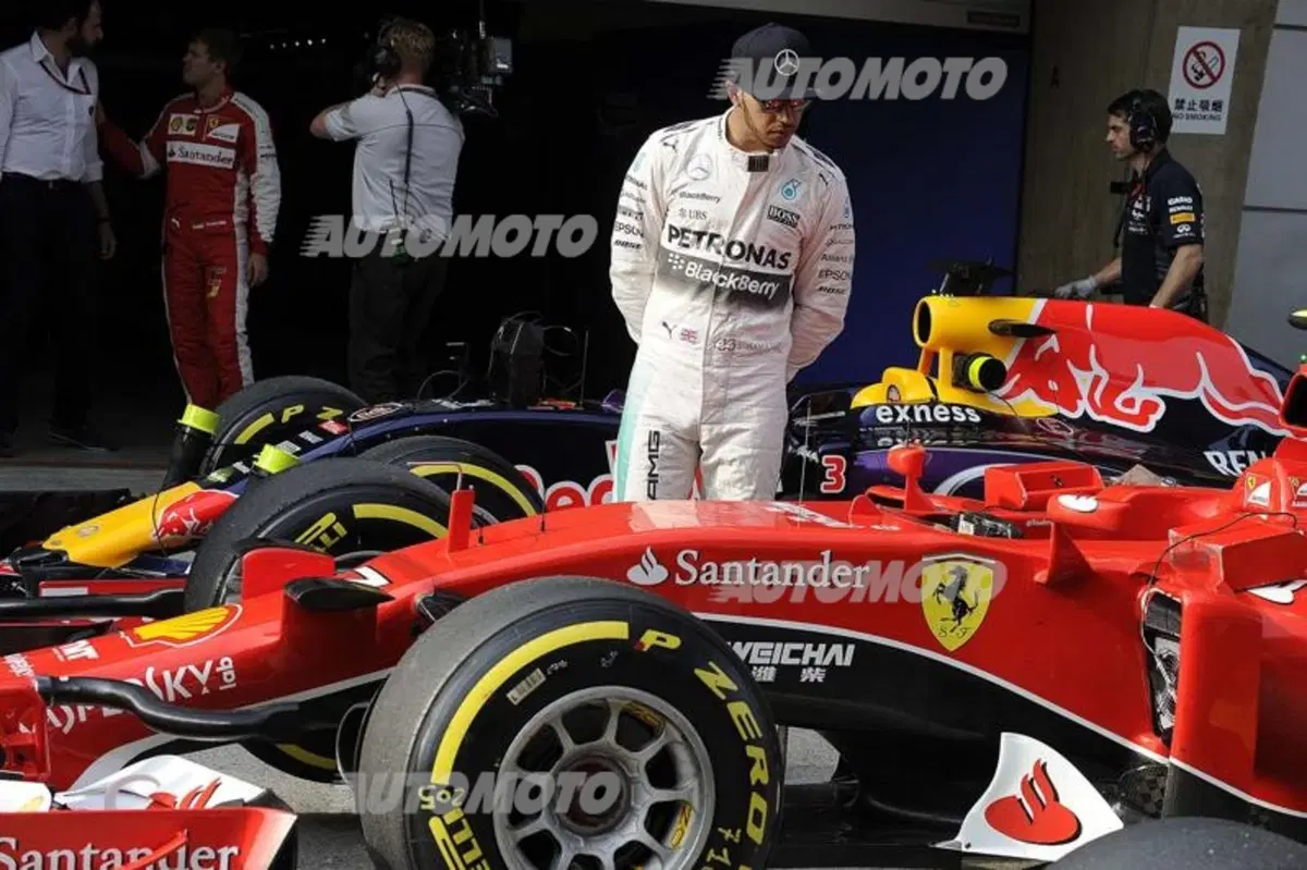 F1 2015, Cina: Hamilton in pole ma bene Vettel, terzo (14)