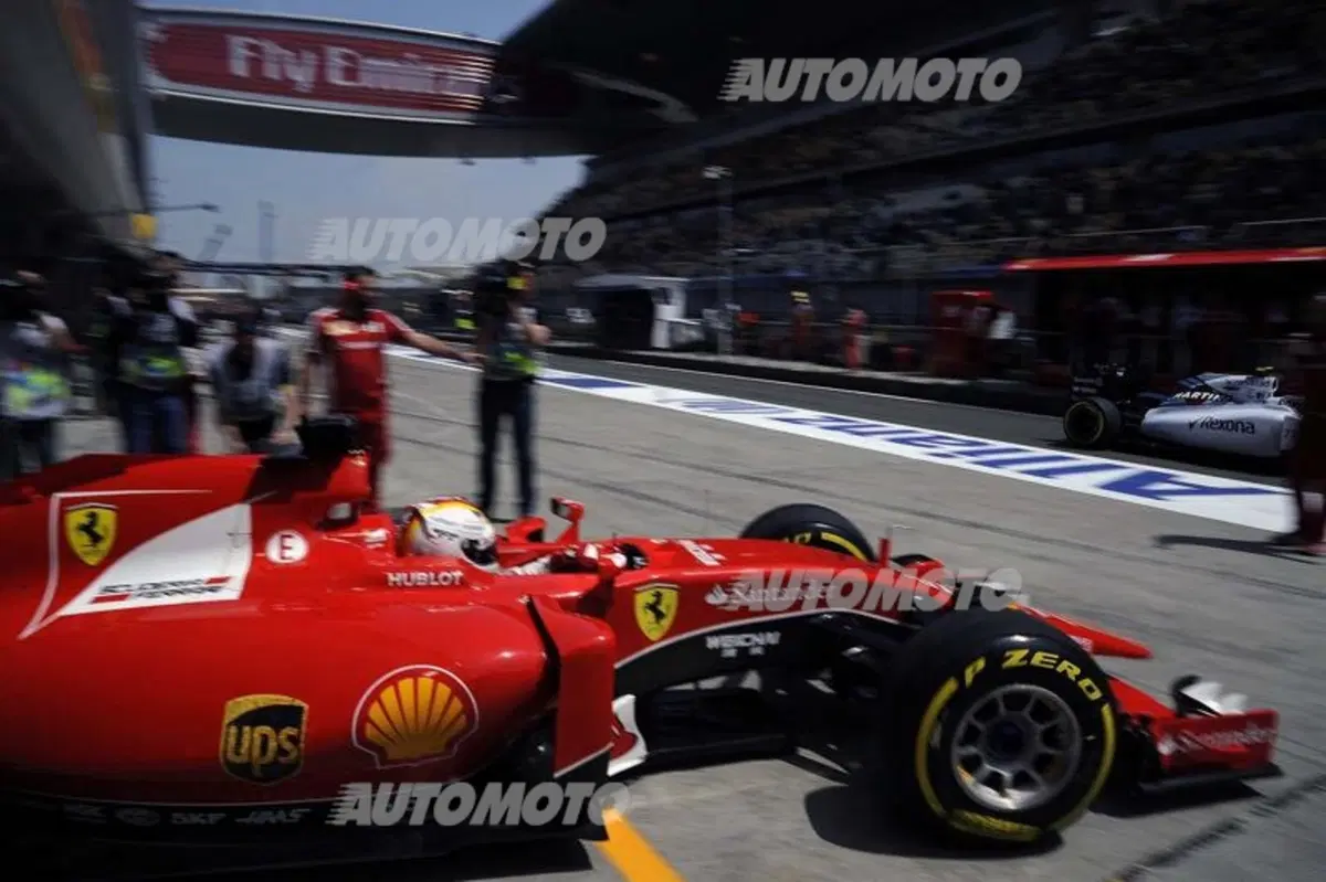 F1 2015, Cina: Hamilton in pole ma bene Vettel, terzo (22)