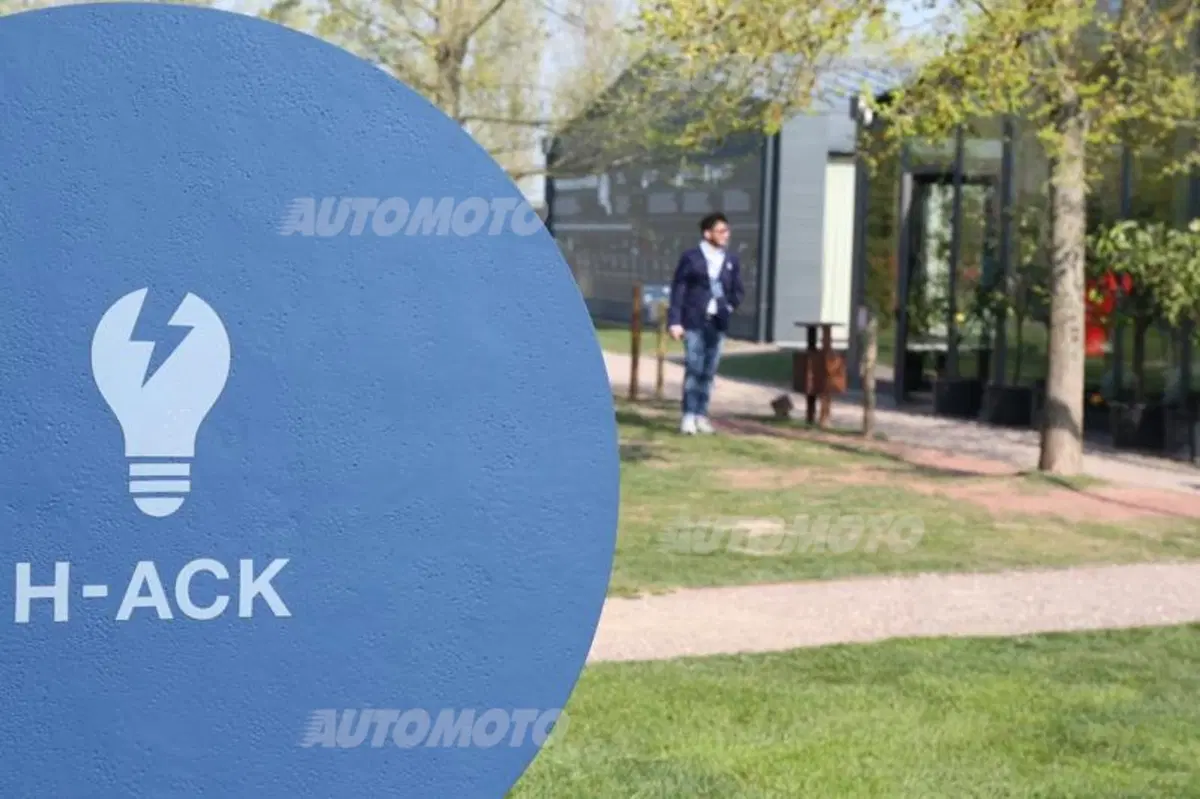 #Hackauto 2015: al lavoro per Peugeot, Ford e Mercedes