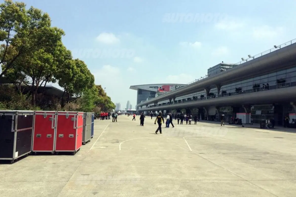 Staurenghi e la F1 vista dall'hospitality Pirelli. Il GP di Cina (7)
