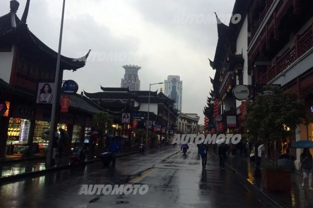 Staurenghi e la F1 vista dall'hospitality Pirelli. Il GP di Cina (8)