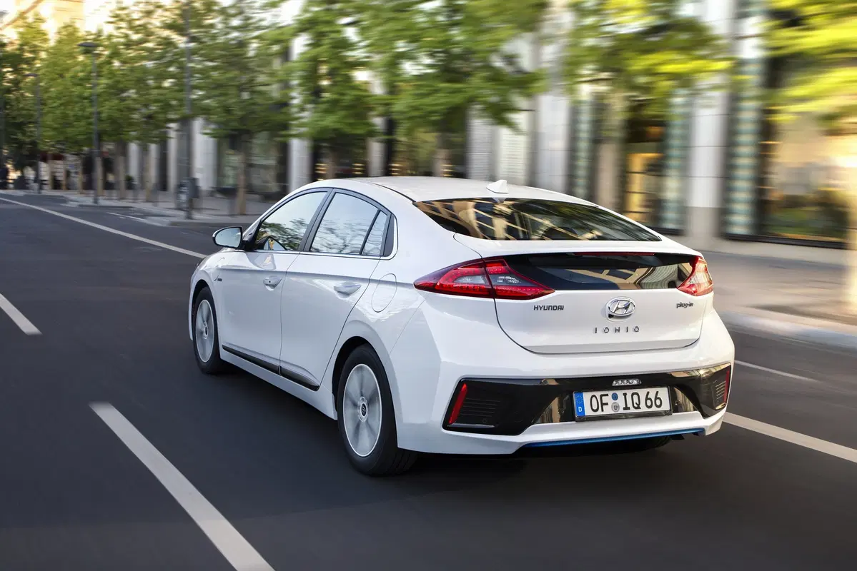 Hyundai Ioniq Plug-In Hybrid, i prezzi