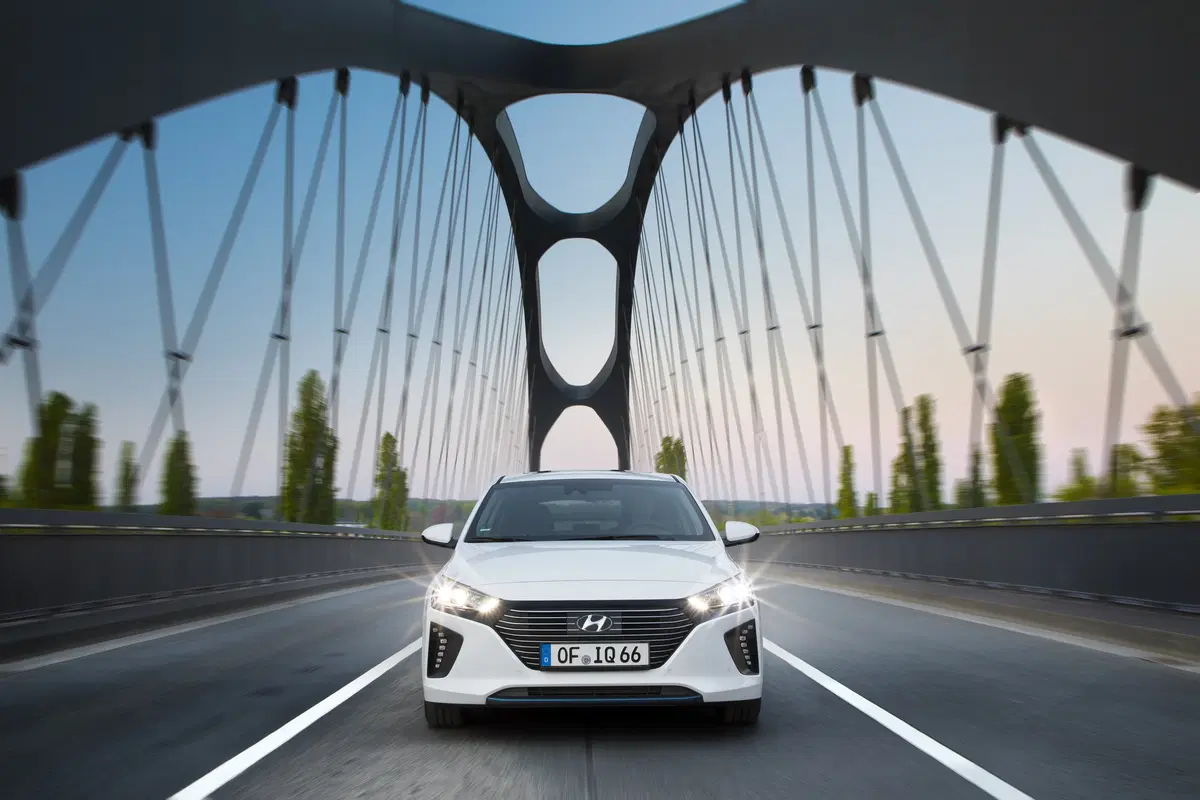 Hyundai Ioniq Plug-In Hybrid, i prezzi (2)
