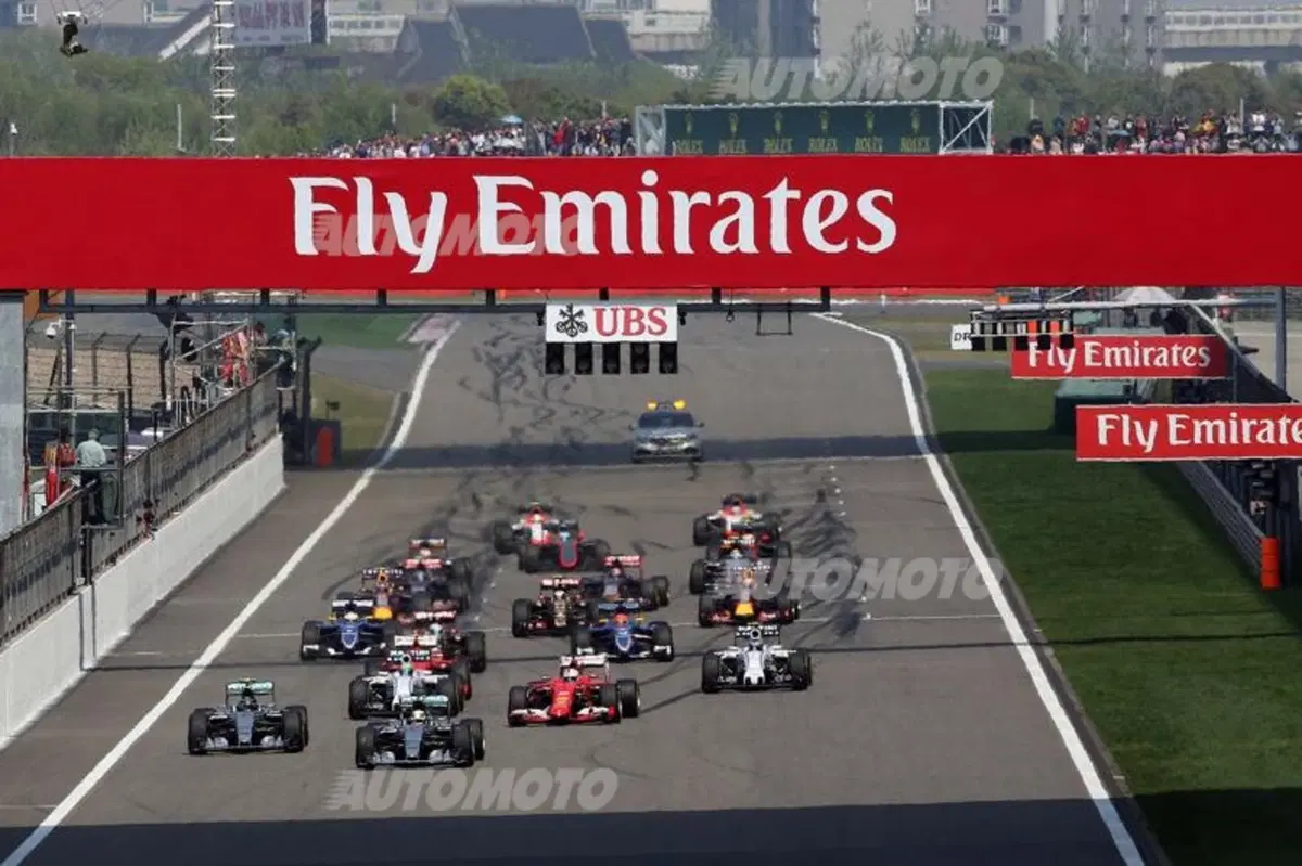 F1 2015, GP Cina: vince Hamilton. Vettel terzo, Raikkonen quarto