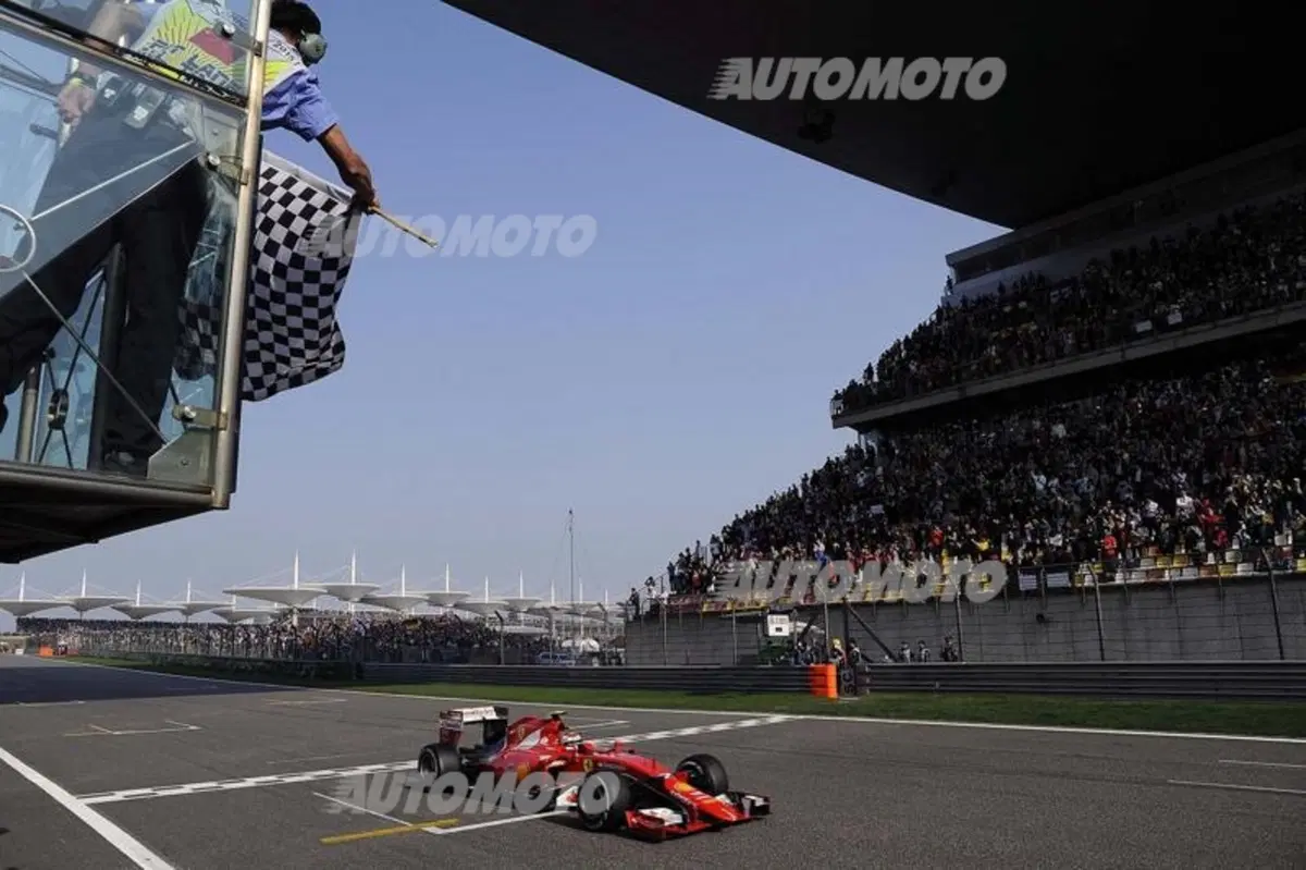 F1 2015, GP Cina: vince Hamilton. Vettel terzo, Raikkonen quarto (19)