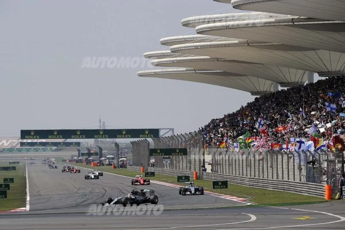 F1 2015, GP Cina: vince Hamilton. Vettel terzo, Raikkonen quarto (24)