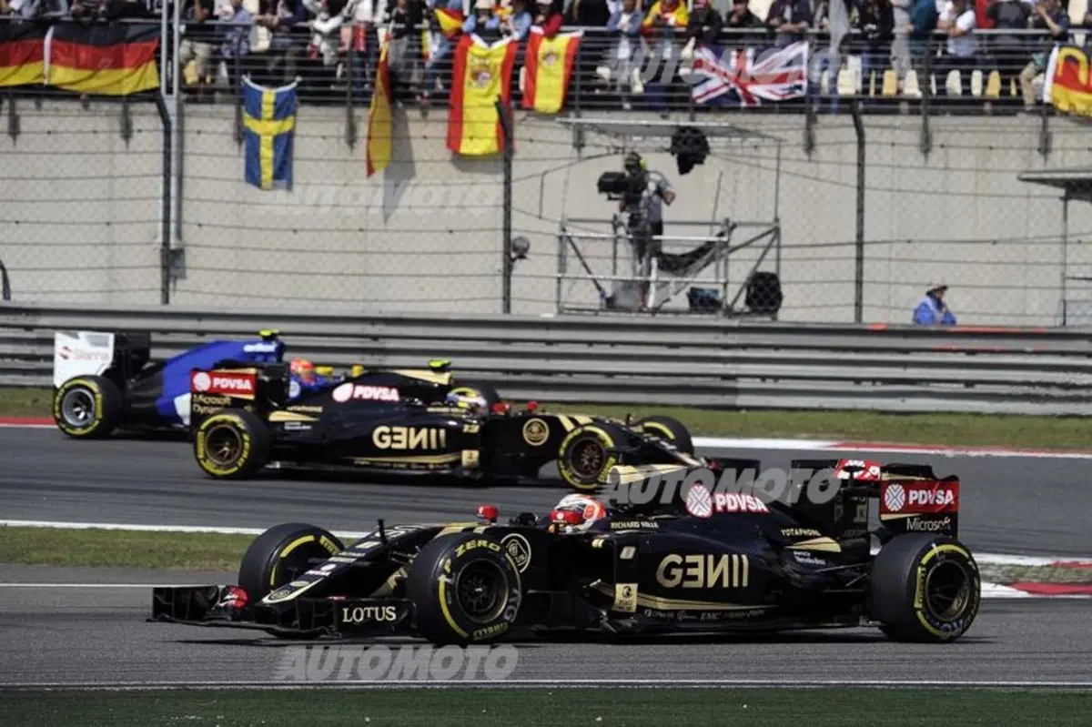 F1 2015, GP Cina: vince Hamilton. Vettel terzo, Raikkonen quarto (27)