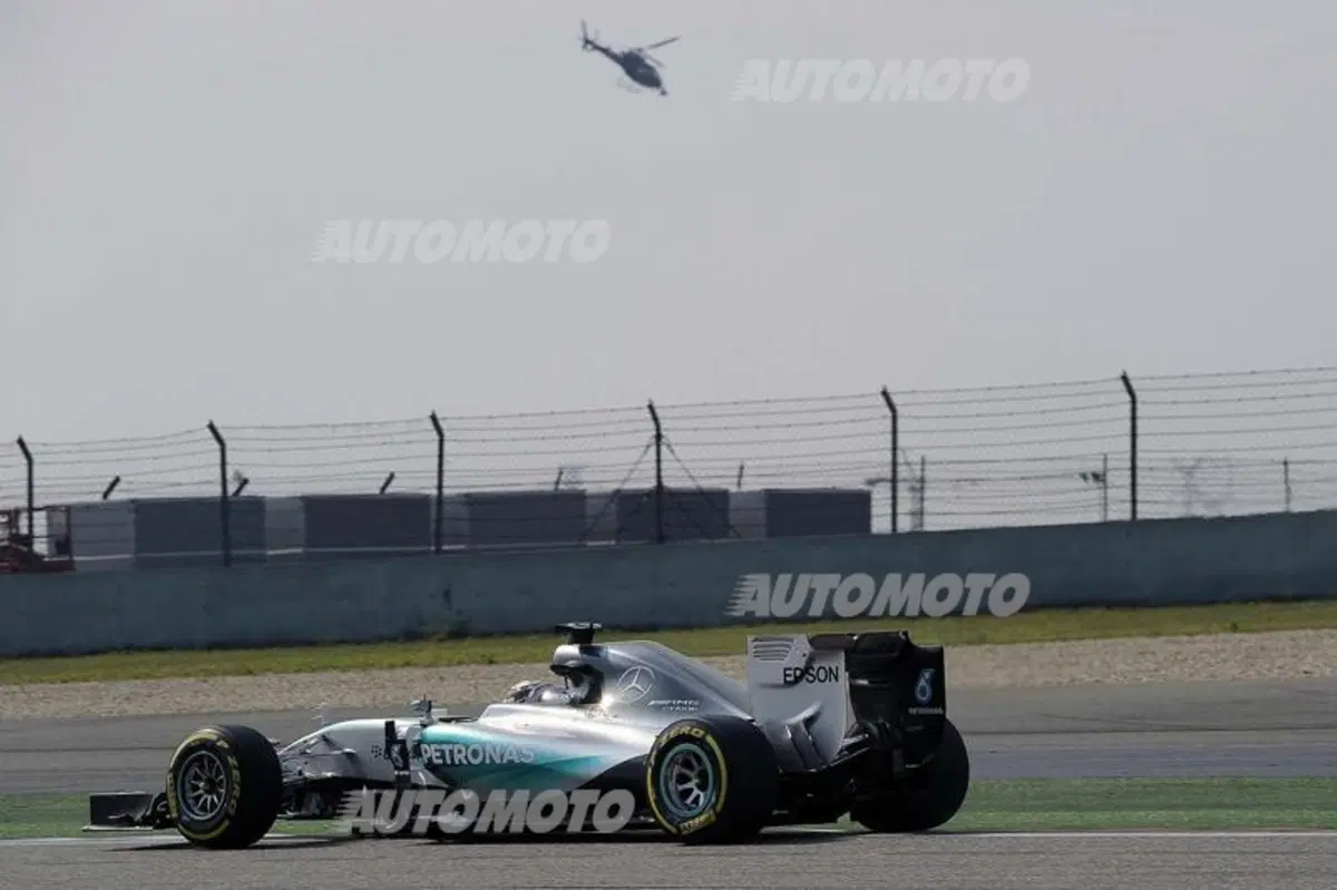 F1 2015, GP Cina: vince Hamilton. Vettel terzo, Raikkonen quarto (28)