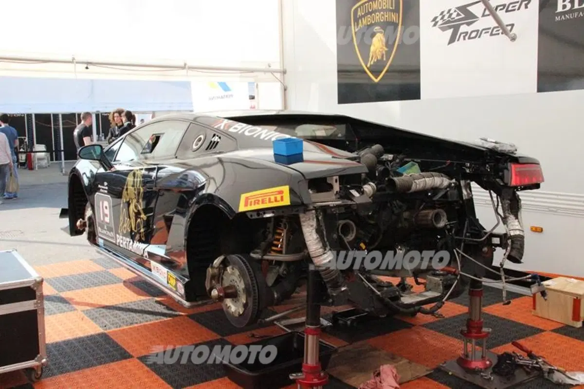 Lamborghini inarrestabile: dal Super Trofeo all'endurance con la Huracán GT3 (6)