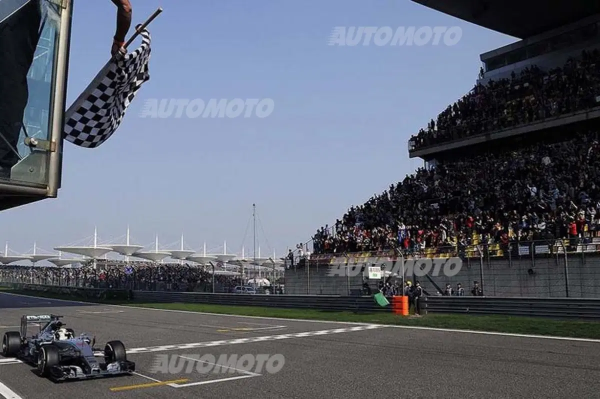 Formula 1, GP Cina 2015: le foto più belle di Shanghai (28)