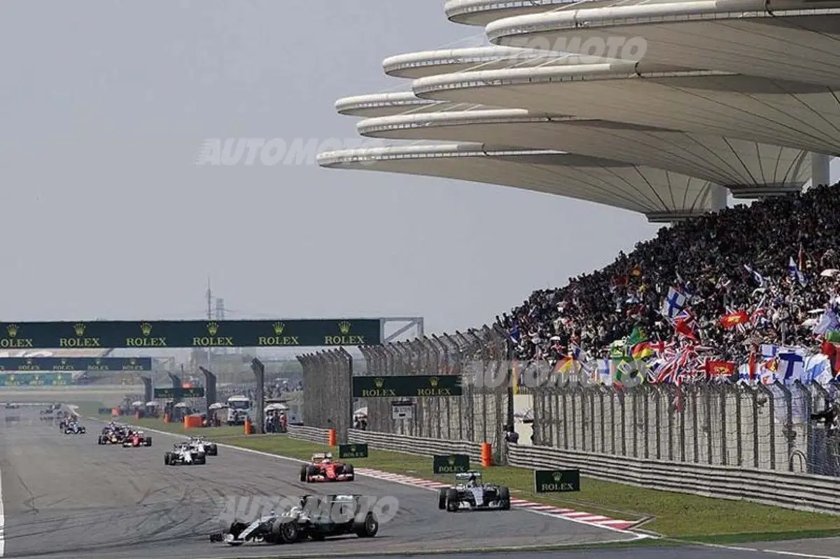 Formula 1, GP Cina 2015: le foto più belle di Shanghai (34)