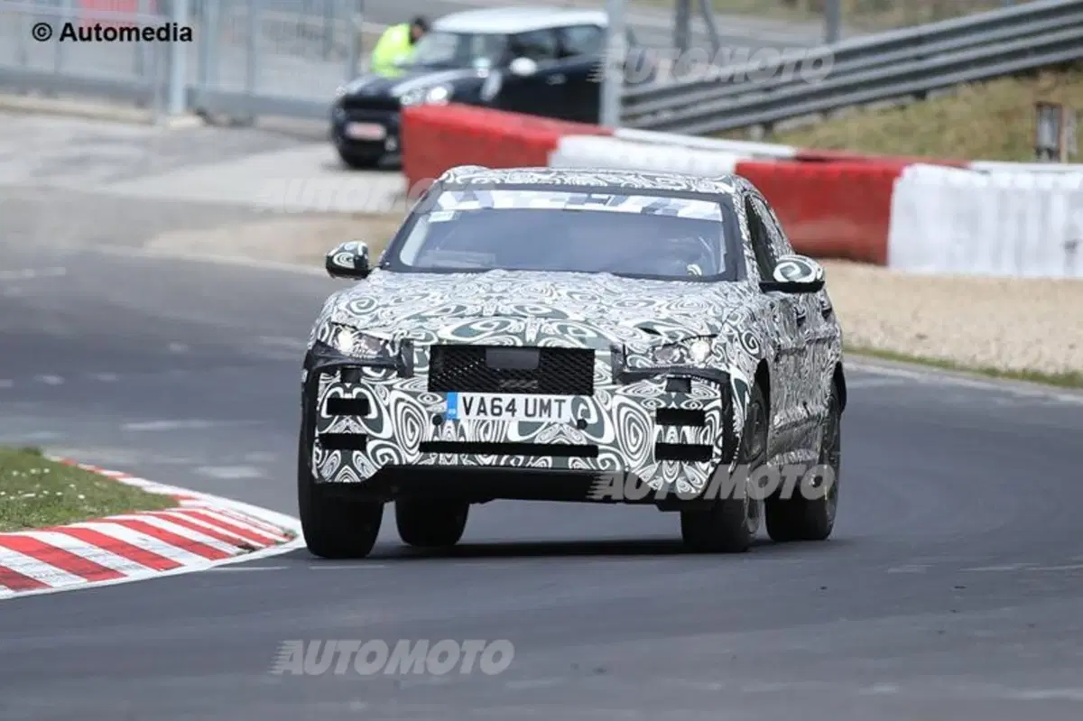 Jaguar F-Pace, il futuro SUV avvistato sul Ring