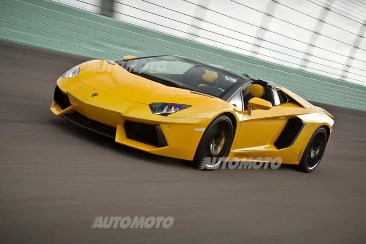 Lamborghini Aventador LP 700-4 Roadster (3)