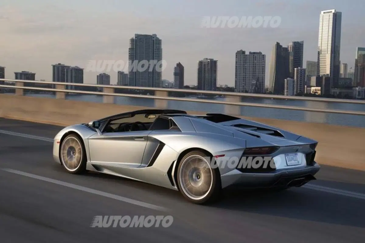 Lamborghini Aventador LP 700-4 Roadster (6)
