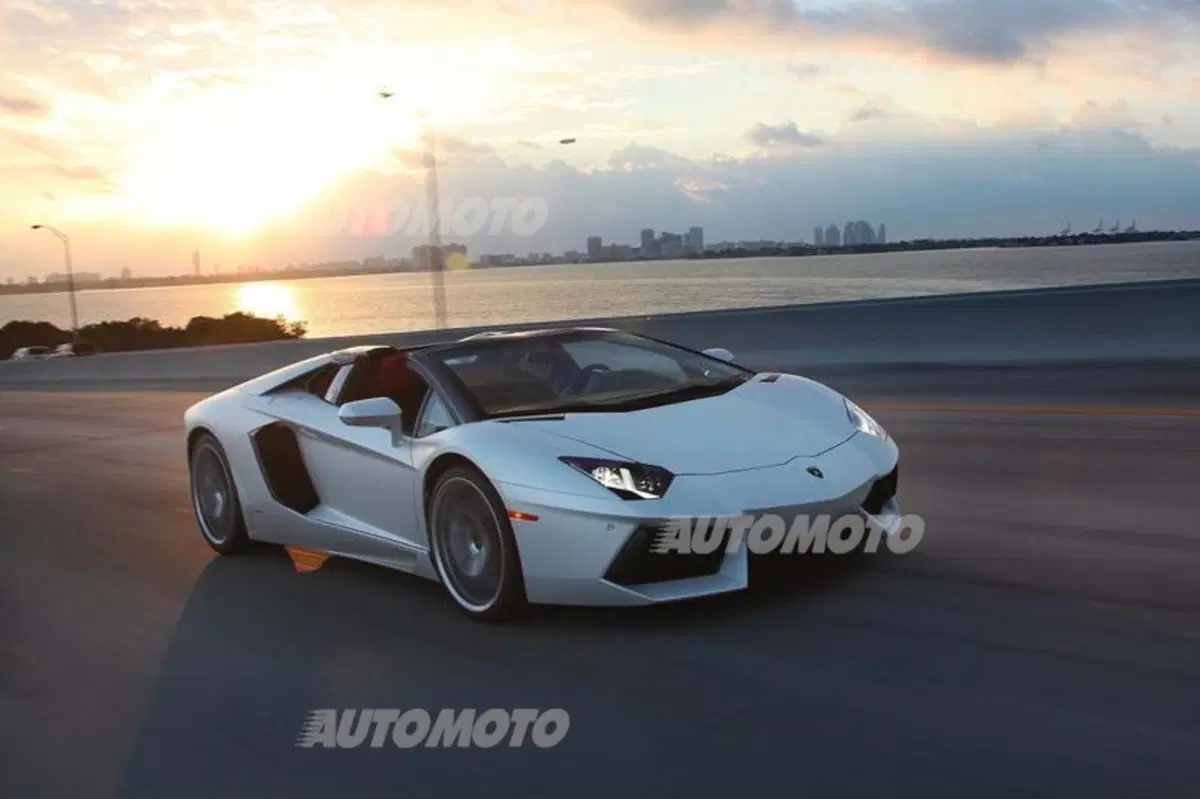 Lamborghini Aventador LP 700-4 Roadster (7)