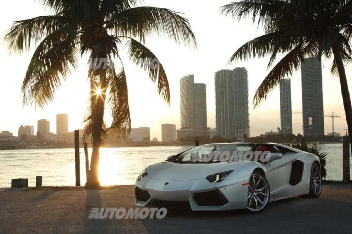 Lamborghini Aventador LP 700-4 Roadster (16)