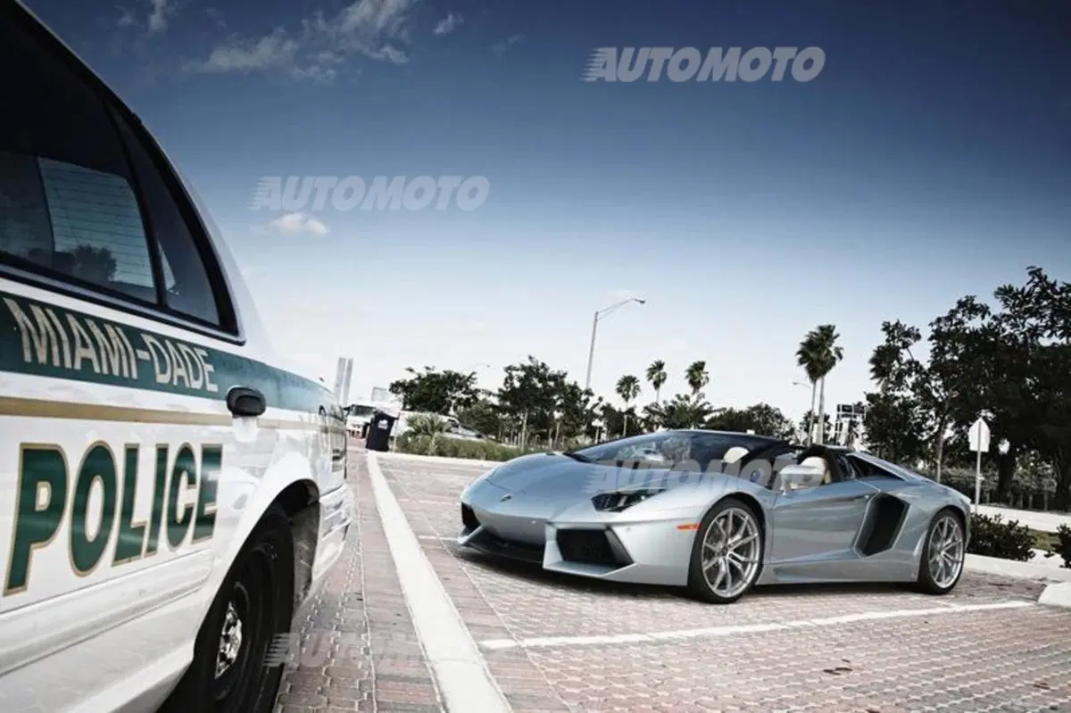 Lamborghini Aventador LP 700-4 Roadster (17)