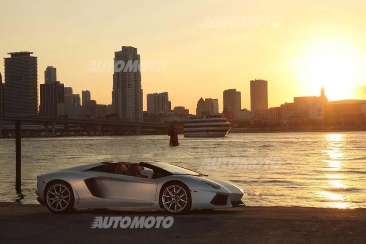 Lamborghini Aventador LP 700-4 Roadster (18)