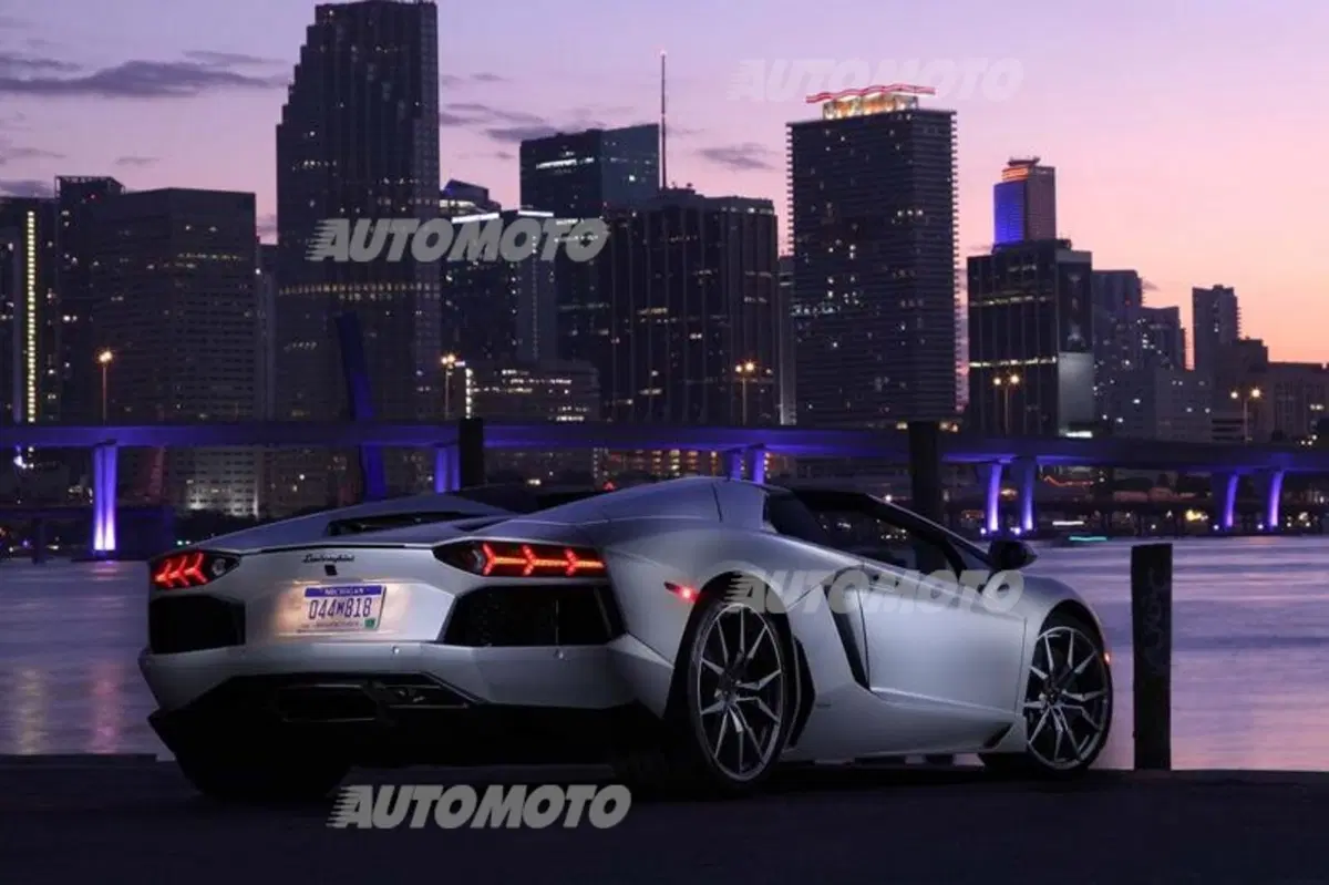 Lamborghini Aventador LP 700-4 Roadster (24)