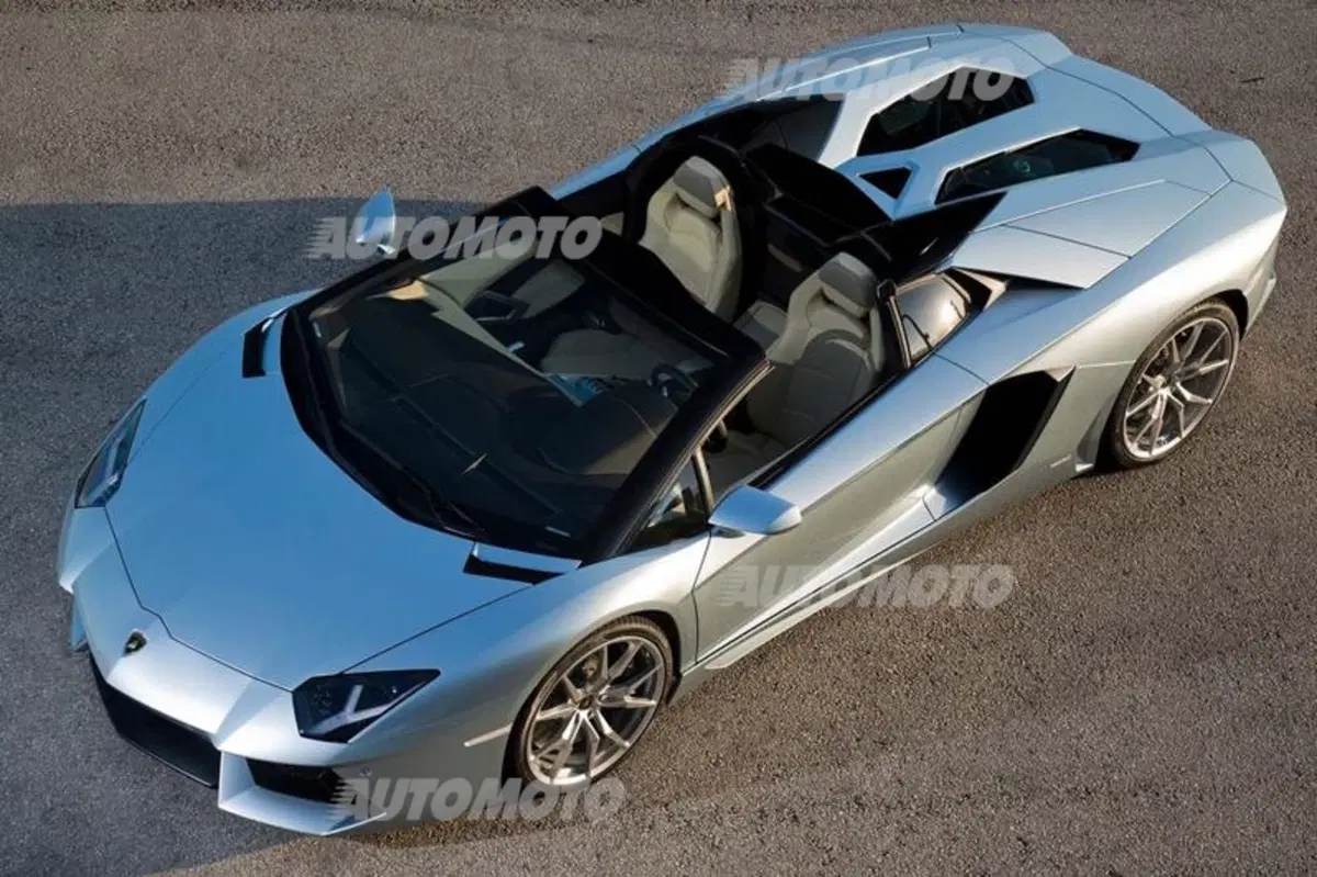 Lamborghini Aventador LP 700-4 Roadster (26)