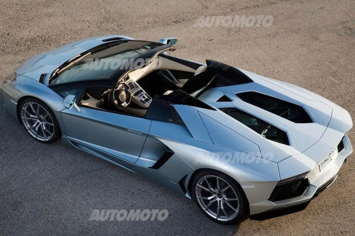 Lamborghini Aventador LP 700-4 Roadster (27)