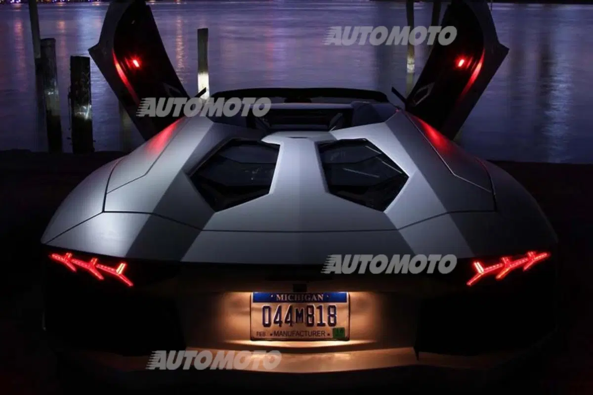 Lamborghini Aventador LP 700-4 Roadster (28)