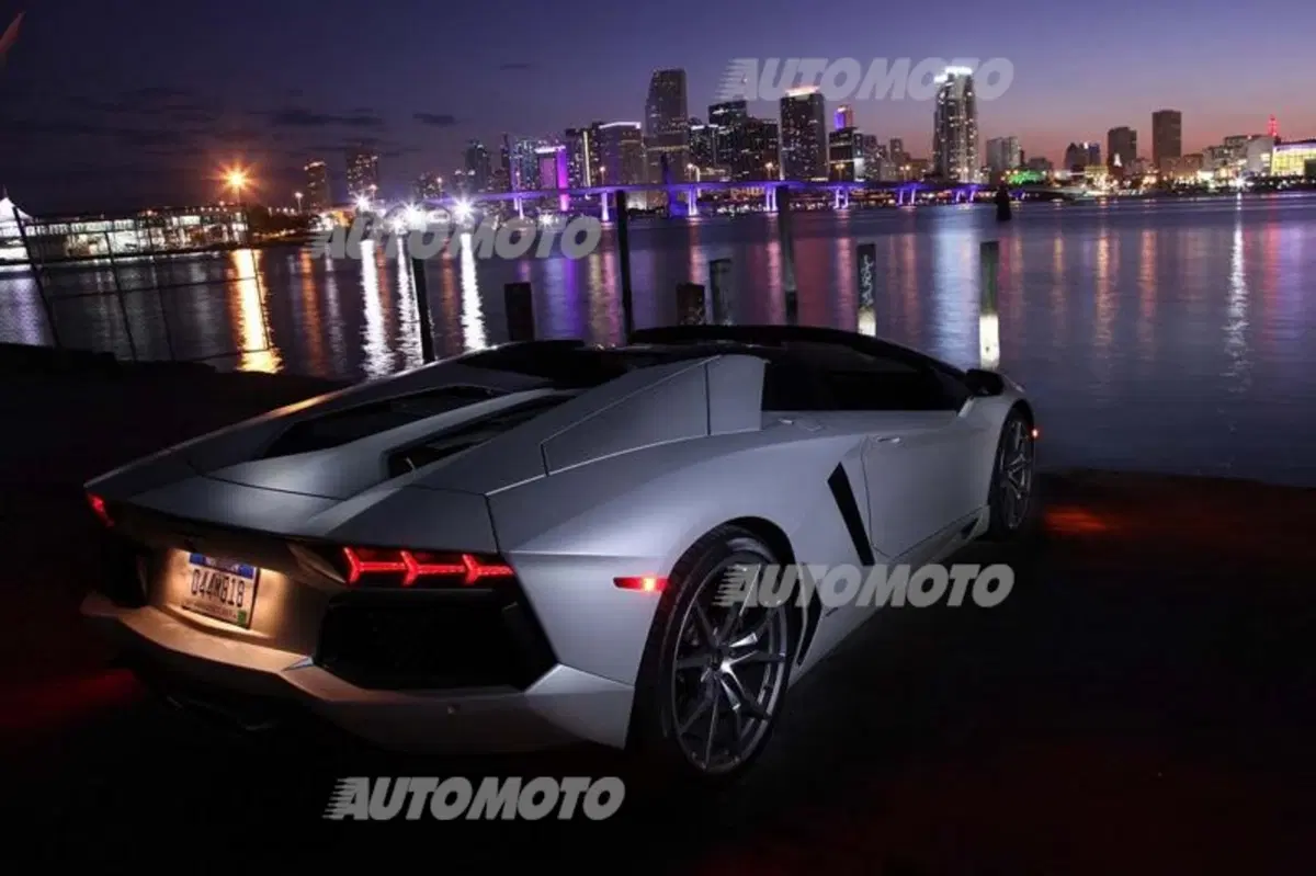 Lamborghini Aventador LP 700-4 Roadster (30)