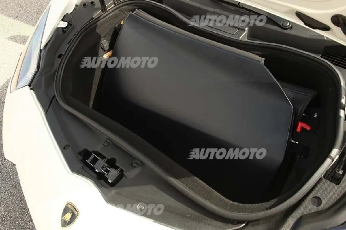Lamborghini Aventador LP 700-4 Roadster (42)