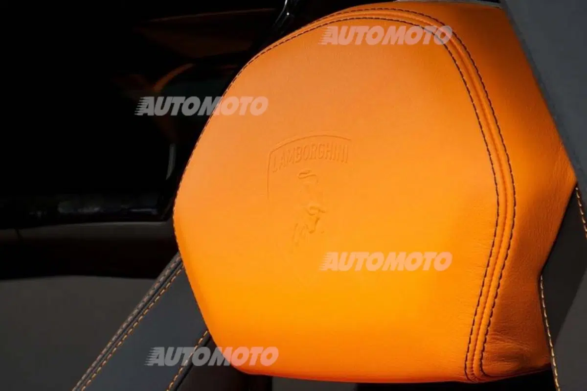 Lamborghini Aventador LP 700-4 Roadster (44)