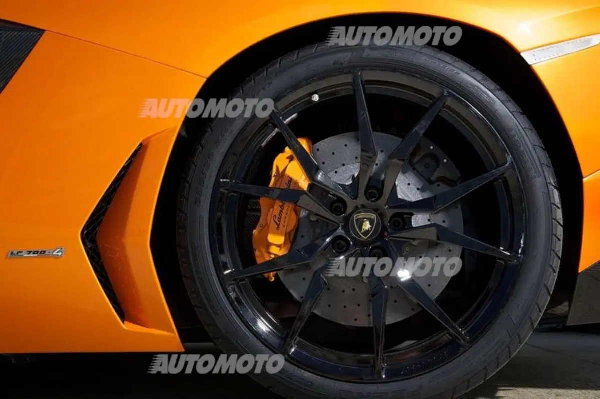 Lamborghini Aventador LP 700-4 Roadster (47)