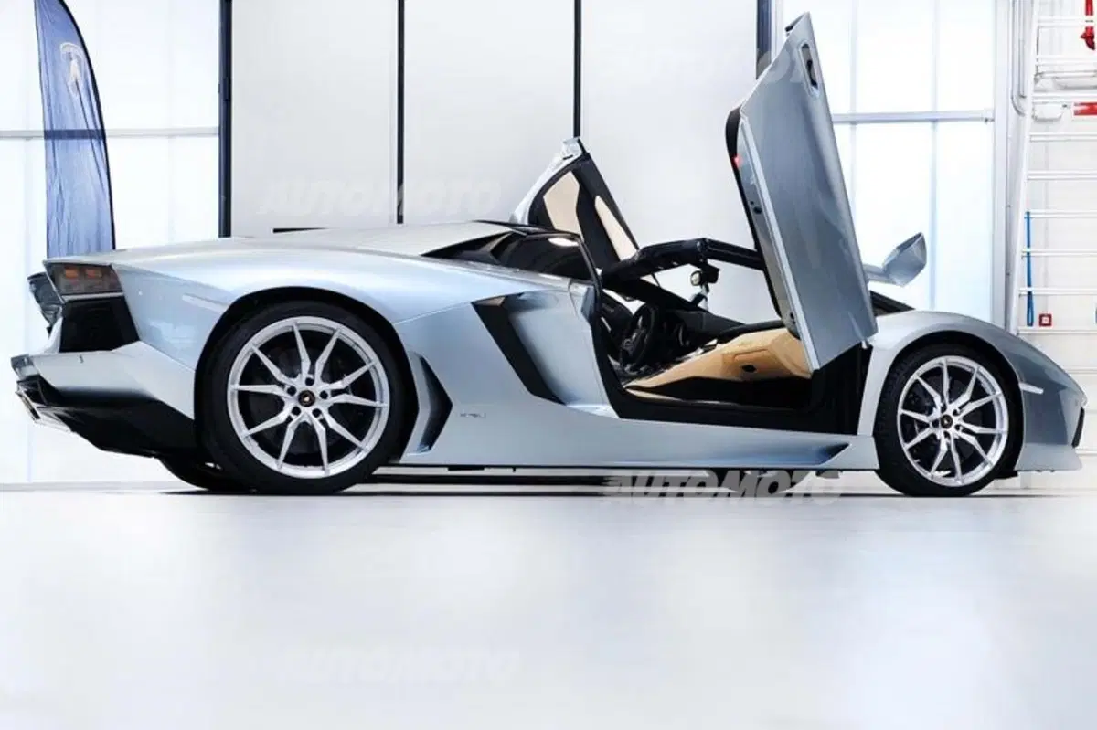 Lamborghini Aventador LP 700-4 Roadster (67)