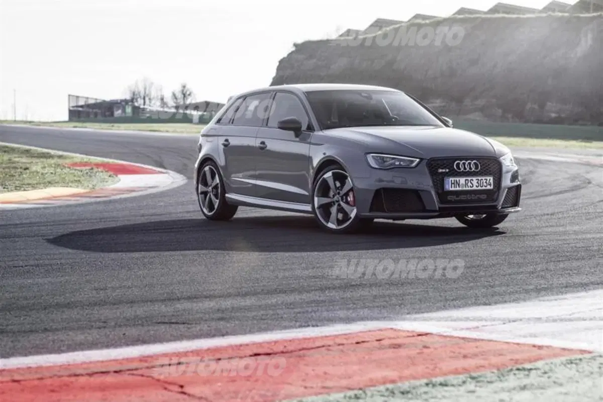Audi RS 3 Sportback, giù il prezzo con la nuova versione (5)