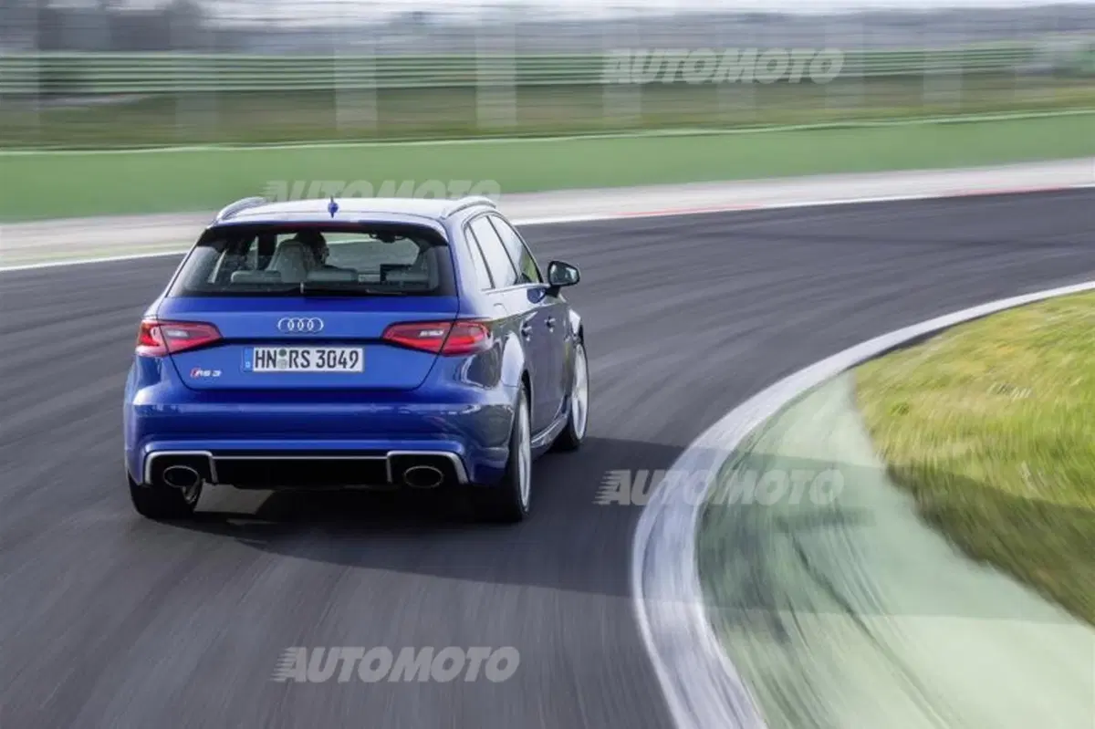 Audi RS 3 Sportback, giù il prezzo con la nuova versione (7)