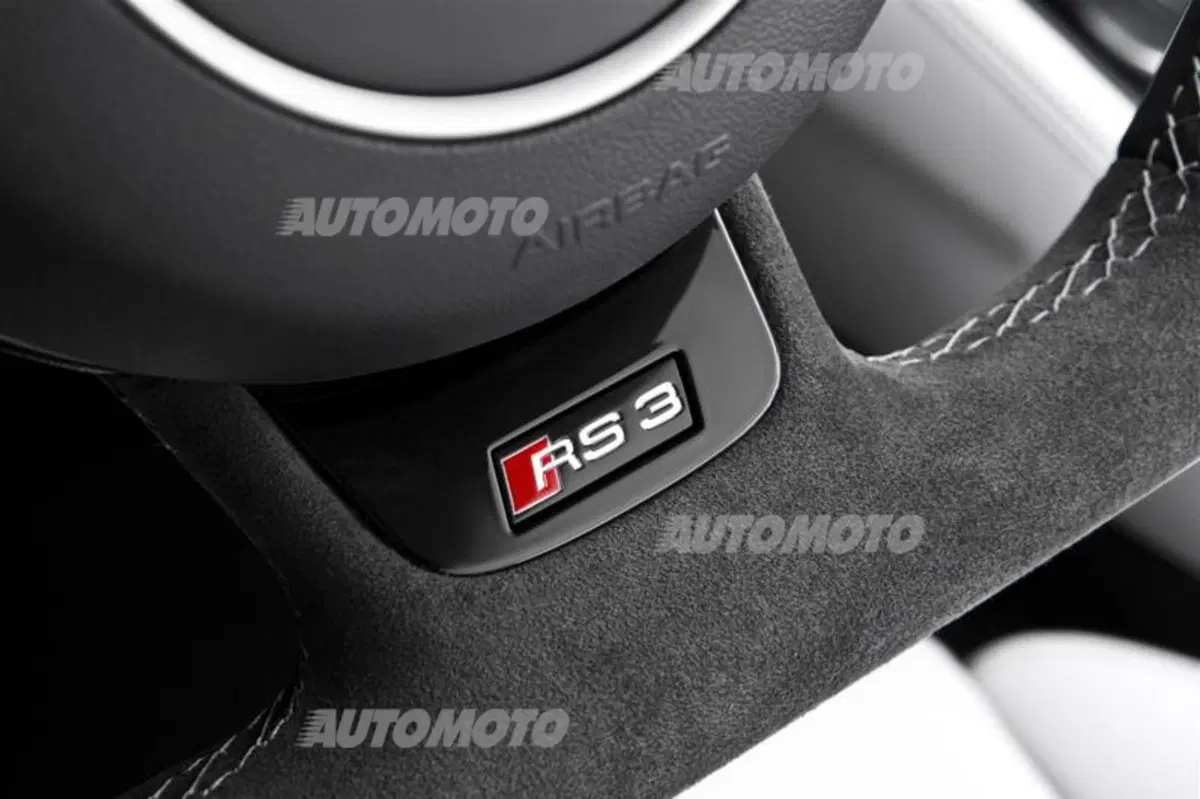 Audi RS 3 Sportback, giù il prezzo con la nuova versione (16)