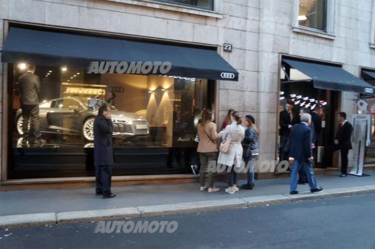 La luce, dalla sicurezza all'arte di Moritz Waldemeyer, all'Audi City Lab (6)