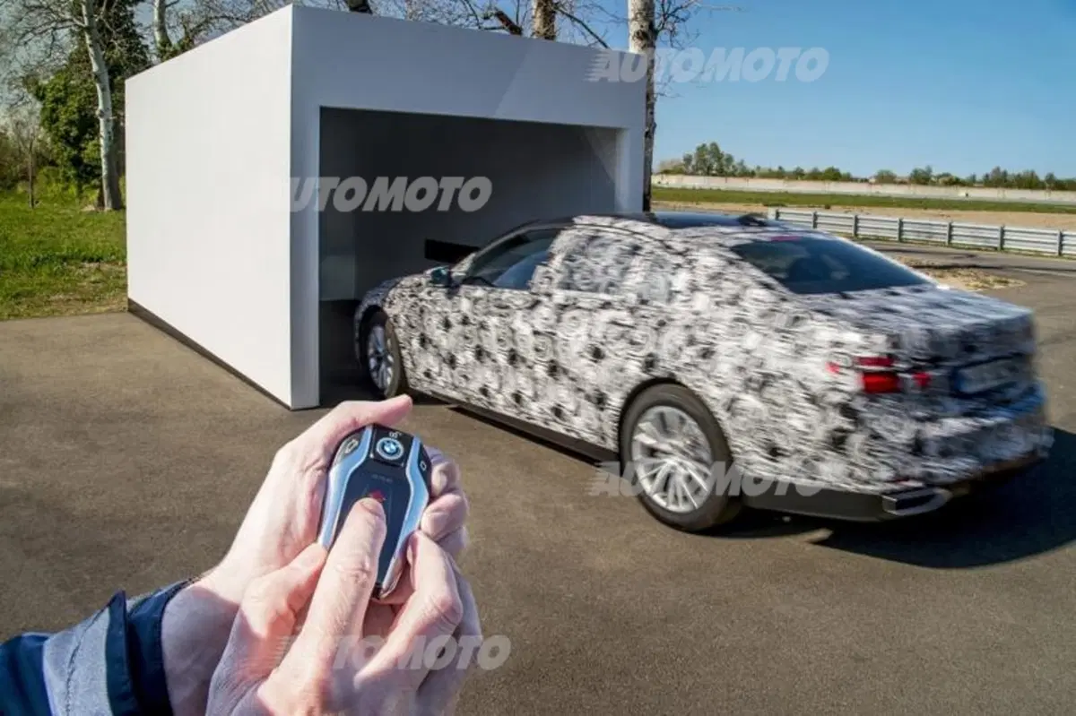 La nuova BMW Serie 7 si parcheggerà da sola