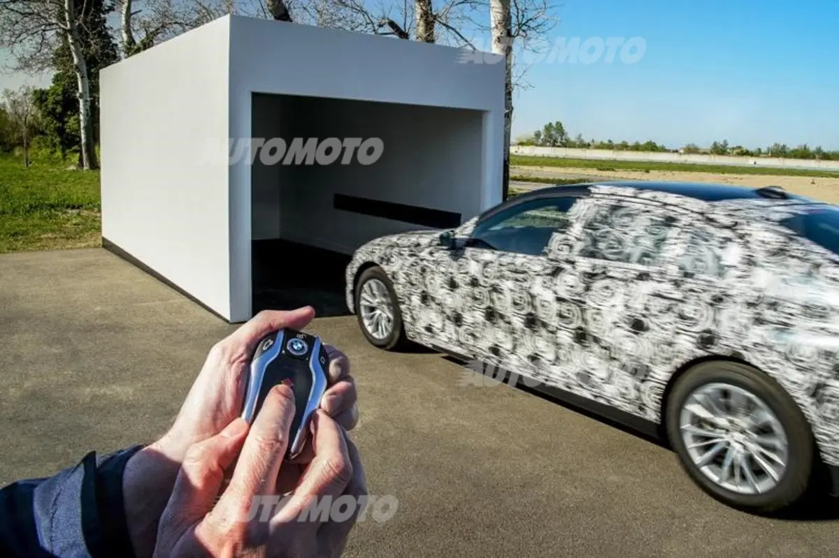 La nuova BMW Serie 7 si parcheggerà da sola (2)