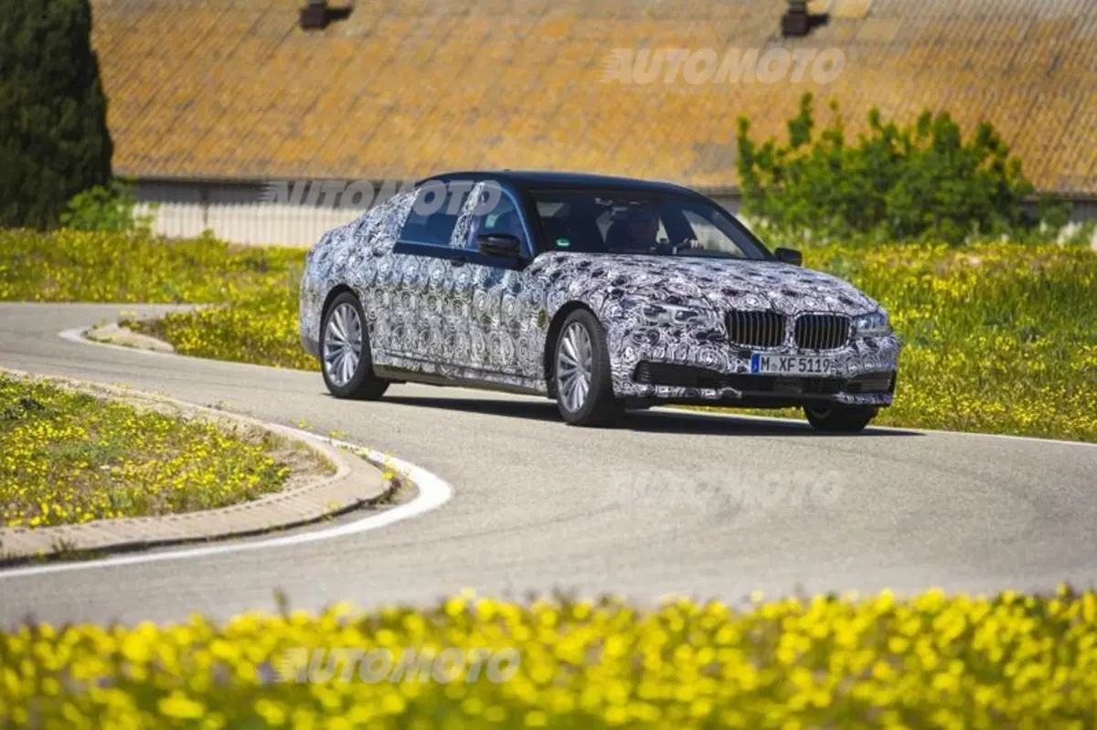 La nuova BMW Serie 7 si parcheggerà da sola (5)