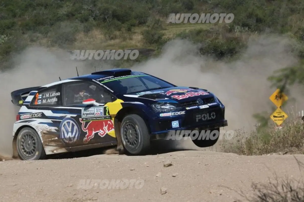 WRC 2015. Rally Argentina. Partiti! Ogier (VW Polo R WRC) subito in testa. (4)