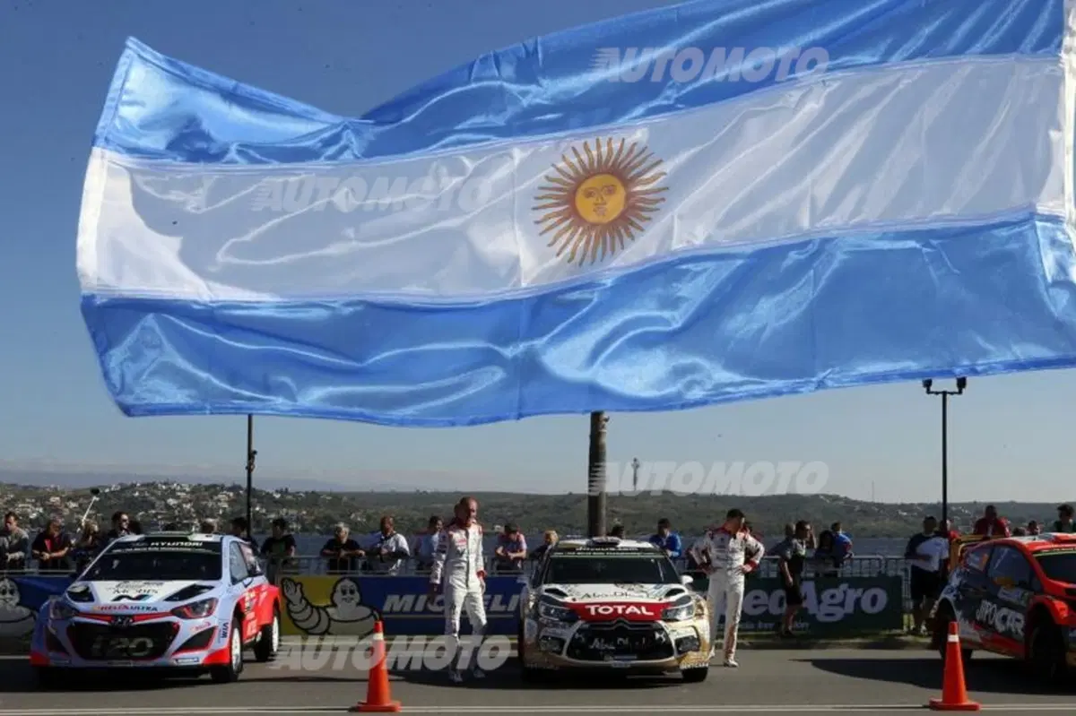 WRC 2015. Rally Argentina. Partiti! Ogier (VW Polo R WRC) subito in testa. (8)